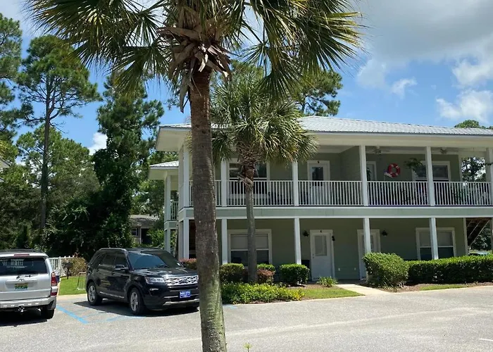 Condo W Pool Near Beaches, Dining, Shopping, Etc