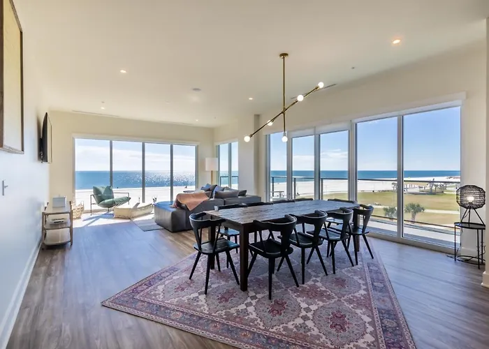 Beachfront, Luxury 4 Bedroom Condo With Gulf Views Next To The Hangout!