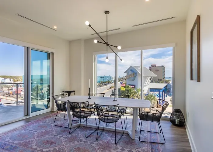 Spectacular 5 Bedroom Luxury Condo With Rooftop Pool Right On The Beach, Next To The Hangout!