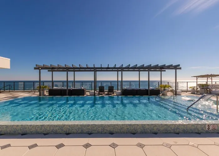 Enjoy The Perfect Getaway At Gulf Place 4 Bedroom Condo Next To The Hangout! Gp 304