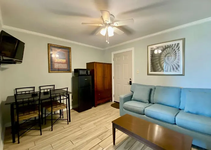 Beachview 216 By Albvr - Studio In The Heart Of It All, Just Steps To The Beach And Hangout!