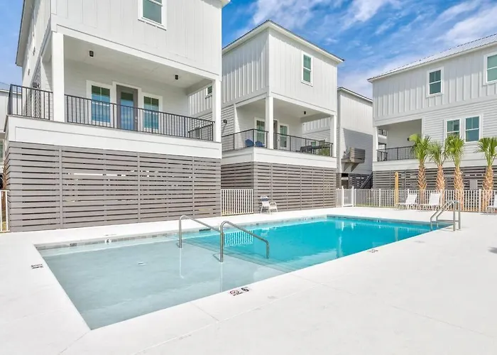 Amazing New House - Steps Away From Beach!