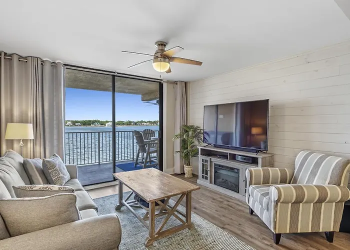 Compass Point Unit 208