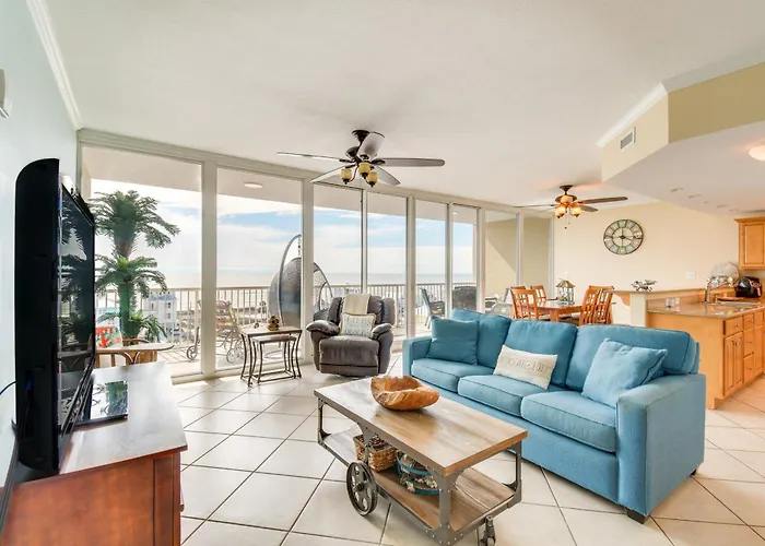 Gulf Shores Beachfront Condo W/ Community Pool!
