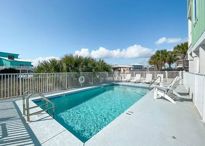 Family Getaway! Blue Bungalow W Pool! 4Min Walk To Beach!