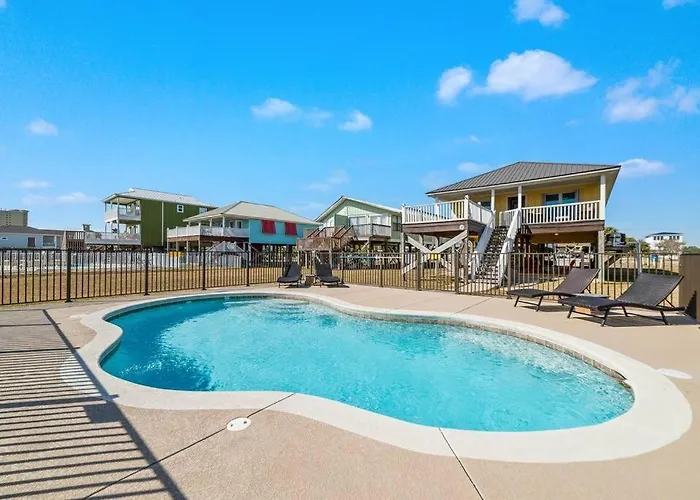 Heated Pool - No Pool Heating Fee - Walk2Beach - Fire Pit - Pet Friendly