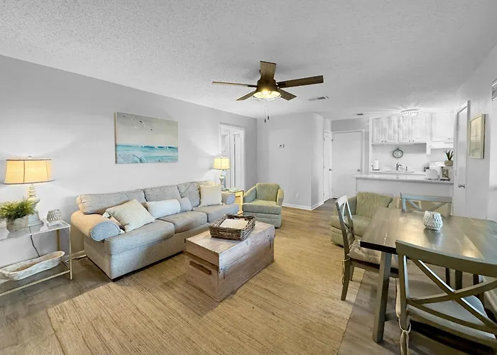 Seahorse 422 By Albvr - You'Ll Love This Great Condo That'S Just Steps From The Beach!
