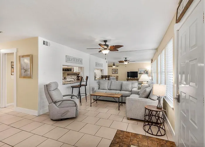 Sea Breeze 203 By Vacation Homes Collection