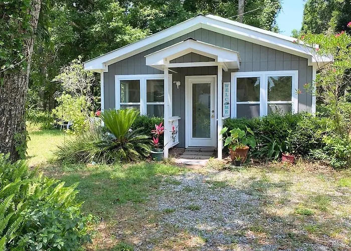 Studio-Bay Access-Pet Friendly