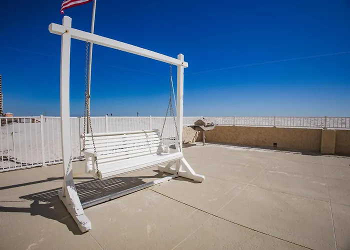 Edgewater 62