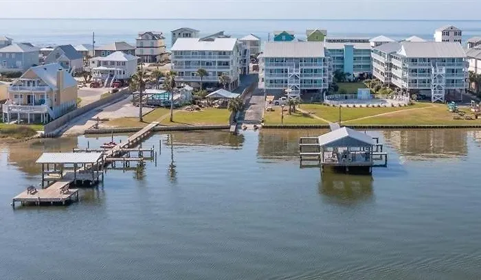 Lagoon Run 106 By Albvr, Waterfront Relaxation Meets Beachfront Convenience