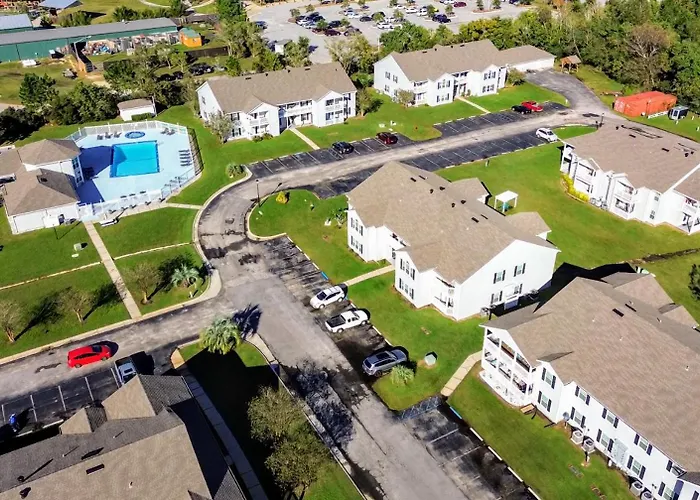 Full Condo W/ Pool & Gym, Sleeps 4