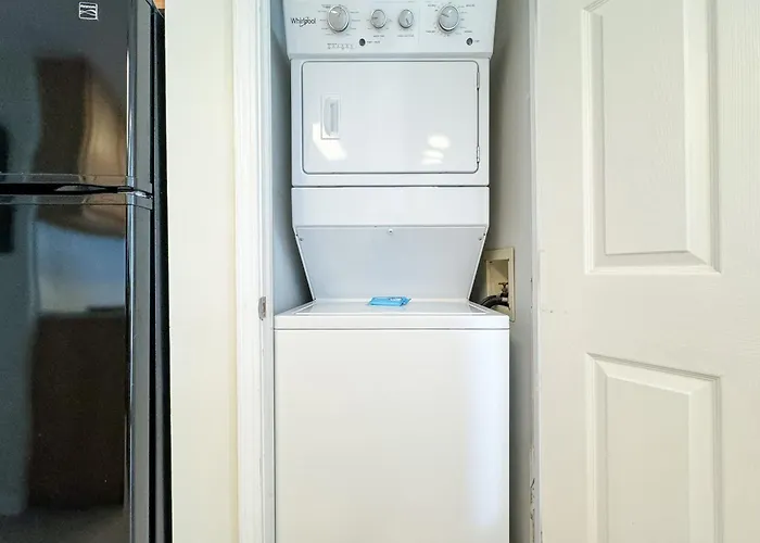 1Br/1Ba Sleeps 4 Near Beach W/ Breathtaking Ocean Views