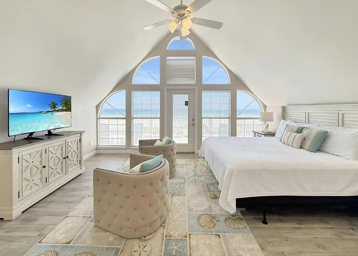 Pass Time - Beachfront For 24