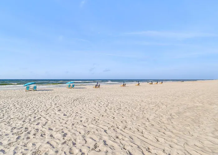 Balcony W/ Pool & Beach Views: Gulf Shores Condo!