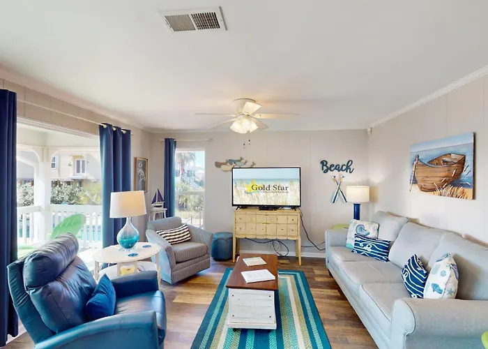 Beach Home With Private Pool & Beach Access - Sleeps 4