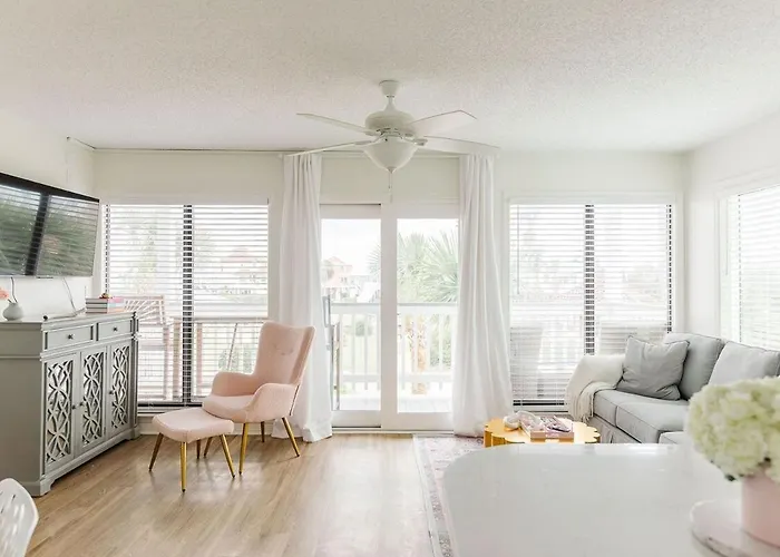 Newly Renovated Oceanfront Resort Family Fun 2B 2B
