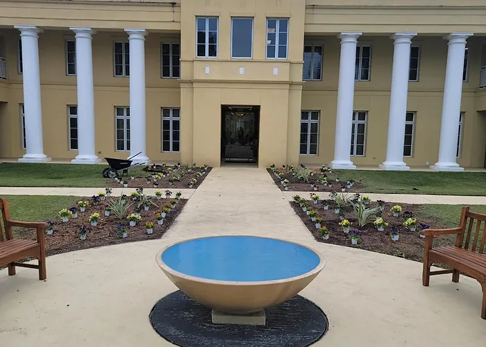 Mccollough Institute Villas