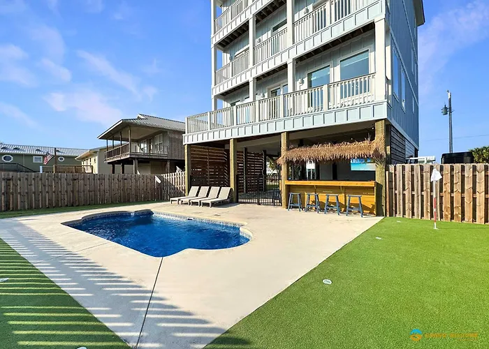 Private Pool & Short Walk To Beach - Free Activities