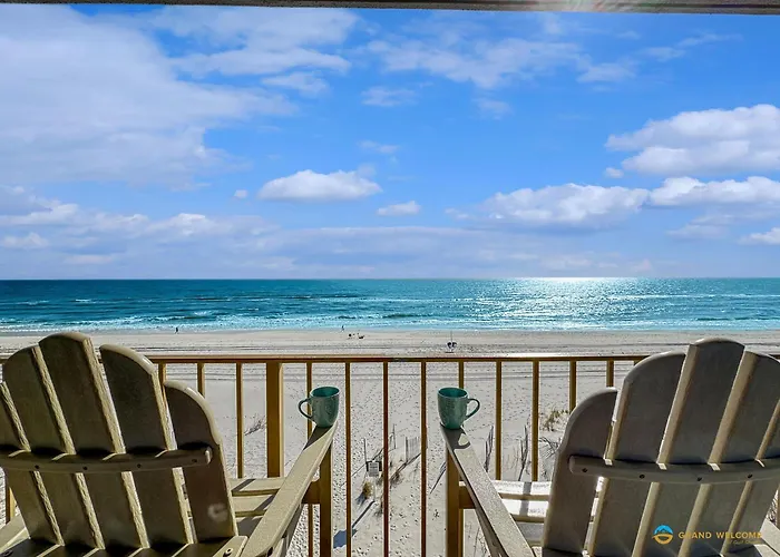 Beachfront Corner Condo With Pool Access & Free Activities