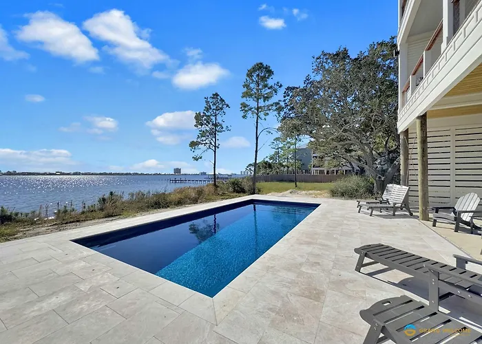 Waterfront Luxury Home For 10 Pool Fireplace