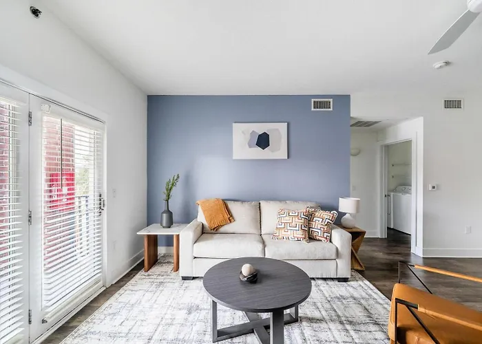 Landing Modern 2Bd Gym Rooftop Lounge