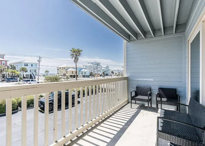 Summerhouse West 102A By Youngs Suncoast
