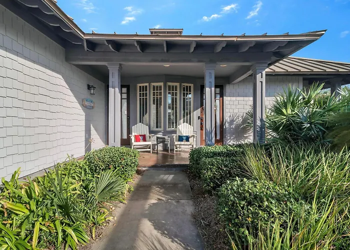 Beachclub Cottage 23 -Upscale Luxury-Privacy-2-Kings-5 Minute Walk To Beach