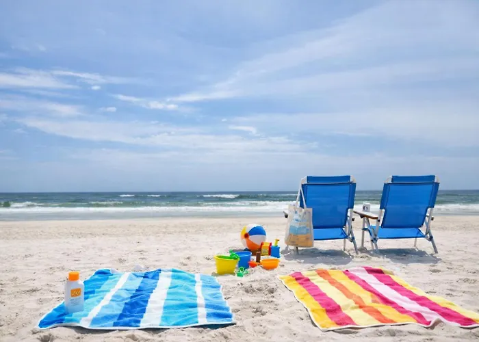 Walk To Beach-Sleeps 8-Pool-King Suite-Family Condo-Beach Chairs