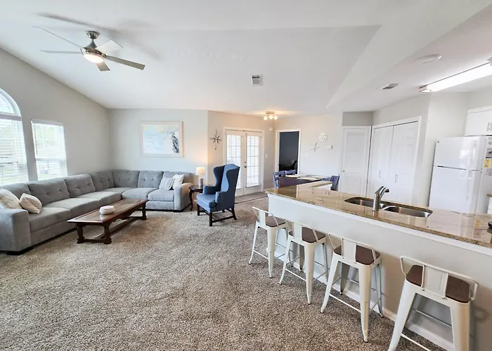 Charming 2Br Condo W/ Private Balcony In Gulf Shores, Pool, Hot Tub
