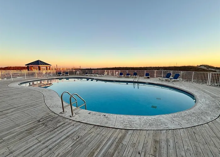 Sugar Beach 2 Bedroom, 2 Bathroom Condo Heated Pool Free Daily Activities!