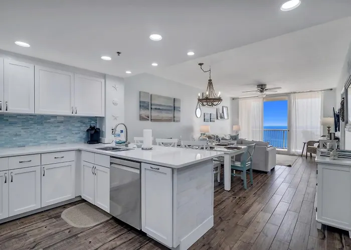 Bristol 1107-Beachfront Updated On-Site Restaurants Resort Sleeps 9