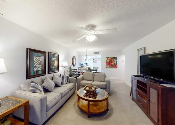 Renovated Gulf-Front Condo With Lovely View Balcony Ac W&D & Pool