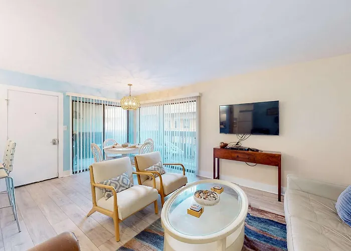 Upgraded Beachfront Condo With A Pool Beach Access & Washer Dryer