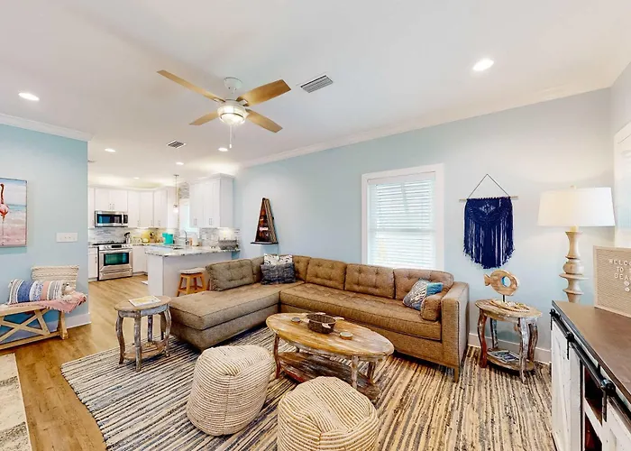 Modern Beach Home With Screened Porch On-Site Pool Ac & W&D