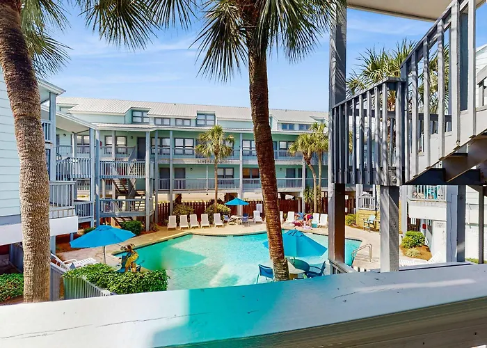 Second Floor Condo With Shared Pool Fast Wifi Central Ac And Full Kitchen
