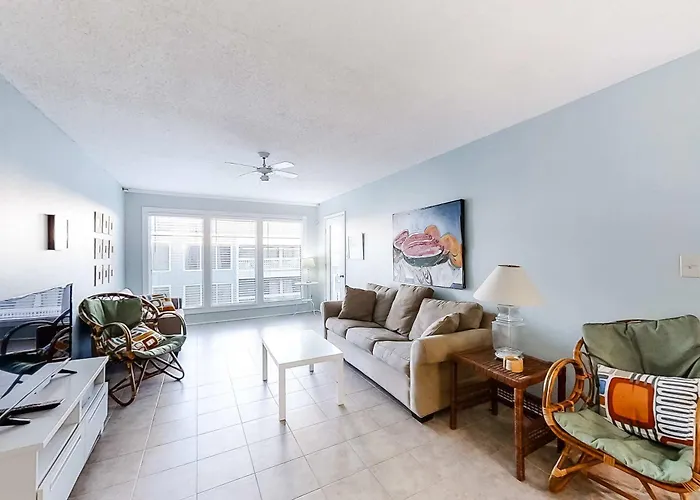 Cheerful Condo With Shared Pool Pier And Beach Access