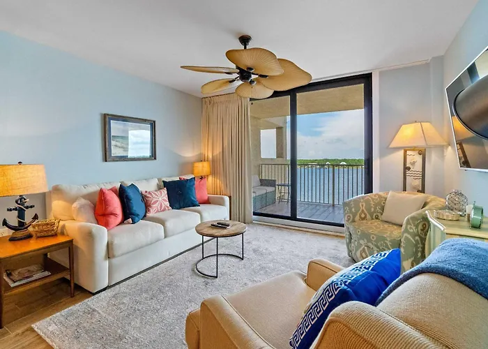 Beautiful Waterfront Condo With Fantastic Views Pool Balcony & W&D