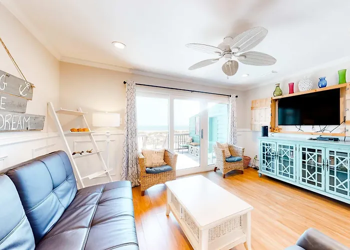 Gulf-Front Condo W Balcony Beach Views Wifi Ac & Shared Gulf-Facing Pool