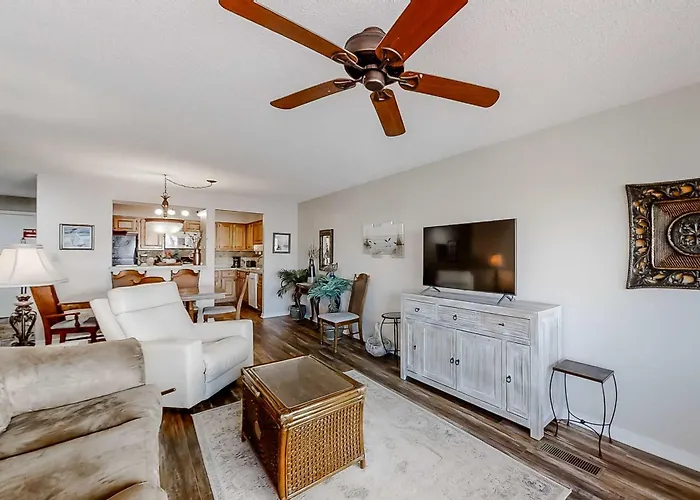 Open And Elegant Condo With Beach Access Shared Pool Boat & Fishing Pier