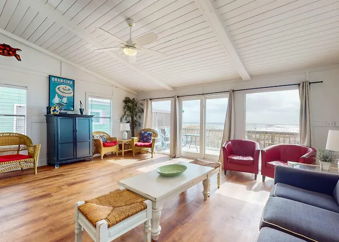 Beachfront Daydream Hideaway W Panoramic Water Views & Gulf-Front Deck
