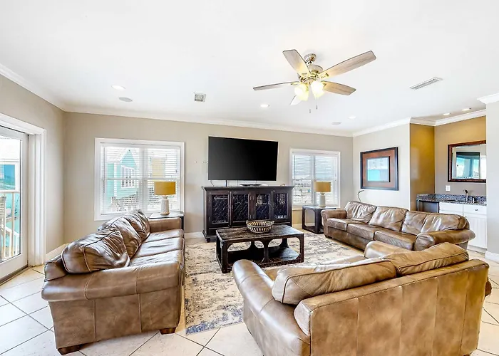 Roomy Coastal Gulf Front Retreat With Private Gulf-Front Splash Pool & Gulf View