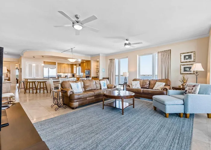 Luxurious Condo With Pool Hot Tub & New Bedroom Furniture - Steps To The Beach