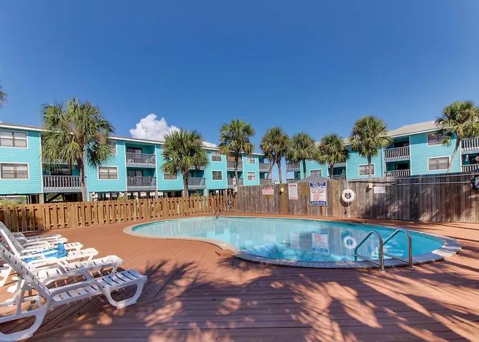 Waterfront Condo With A Furnished Balcony Peek-A-Boo Gulf Views & Shared Pools