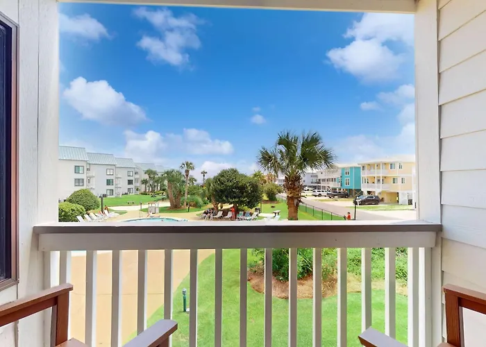 Pool View Studio With Onsite Sauna Beach Access Hot Tub And Gym