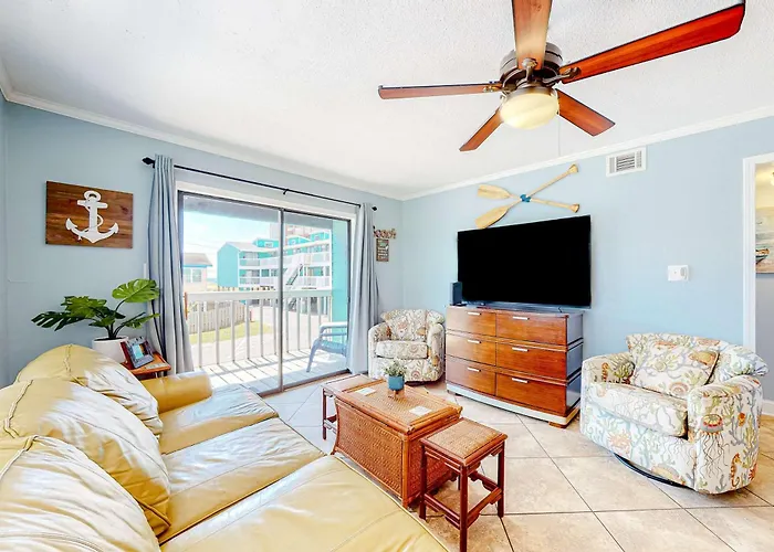 Beautiful Condo Near The Beach With 2 Outdoor Pools And Beach Access