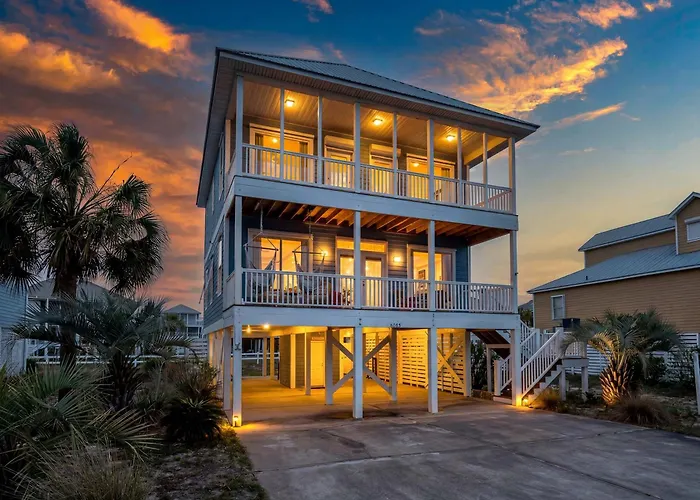Beach House With Water Views Pools & Short Walk To Beach