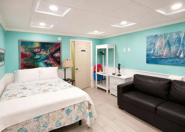 Remodeled Beach View Condo Walk To The Hangout