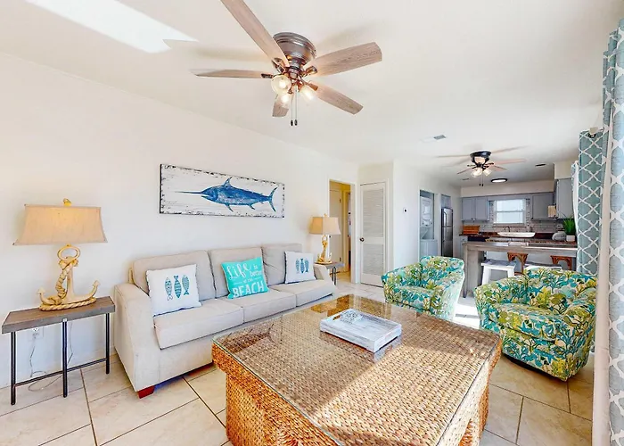Family Friendly Condo Across From Beach With Balcony