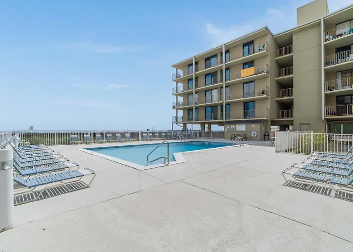 Upgraded Beachfront Condo With A Pool Beach Access & Washer Dryer